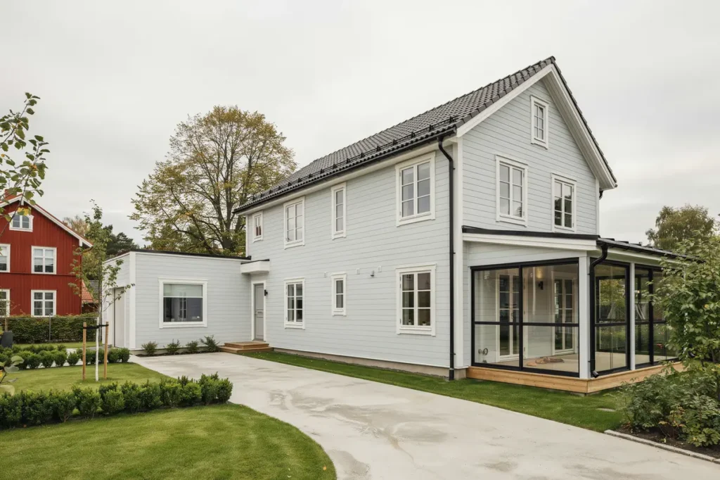 platsbyggt uterum med inglasad veranda i hammarbyh jden johanneshov